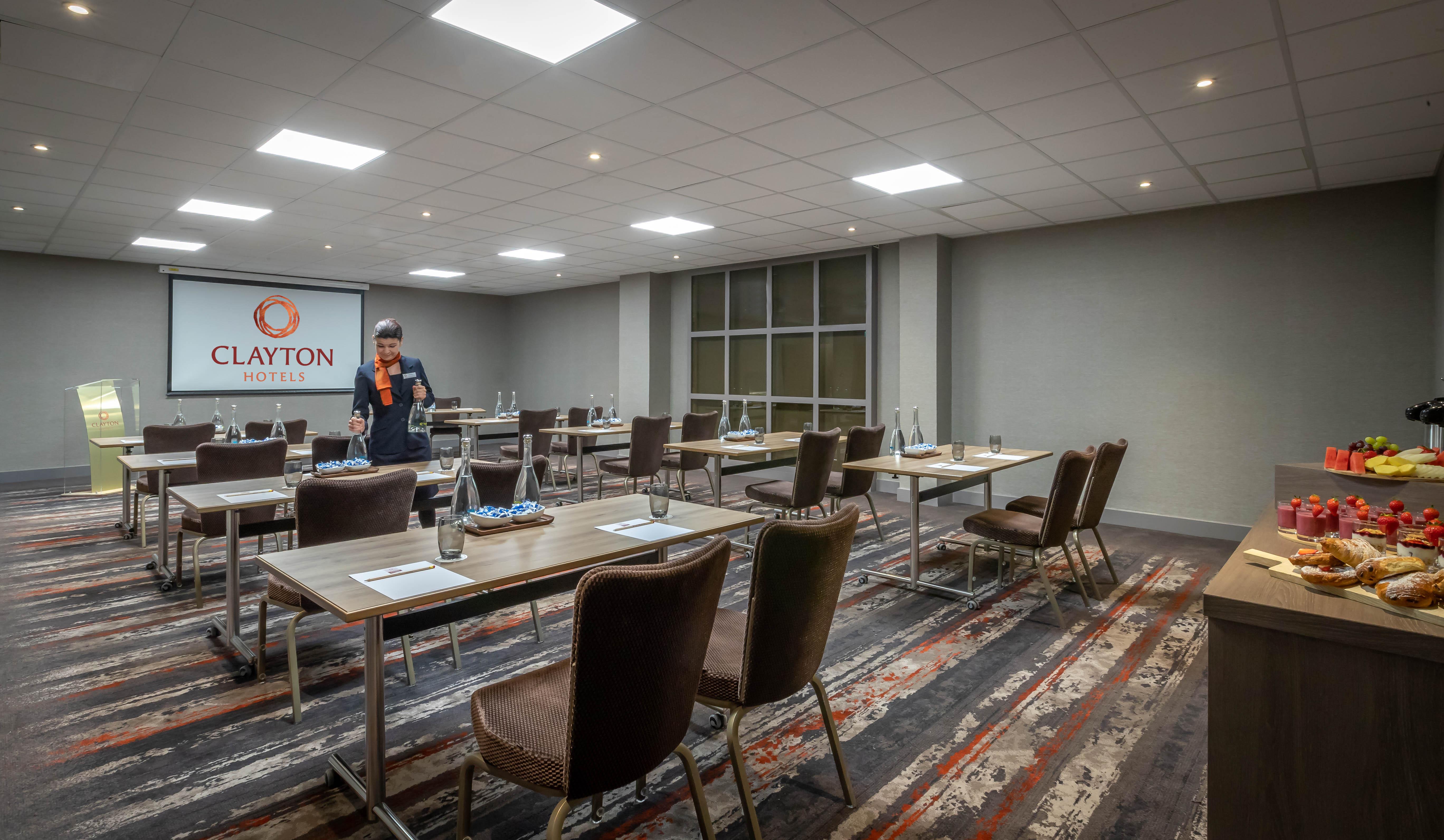 Clayton Hotel Ballsbridge Dublin Bagian luar foto