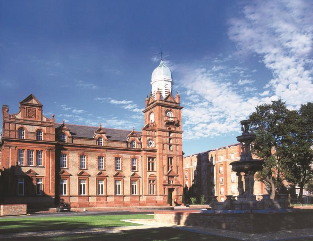 Clayton Hotel Ballsbridge Dublin Bagian luar foto