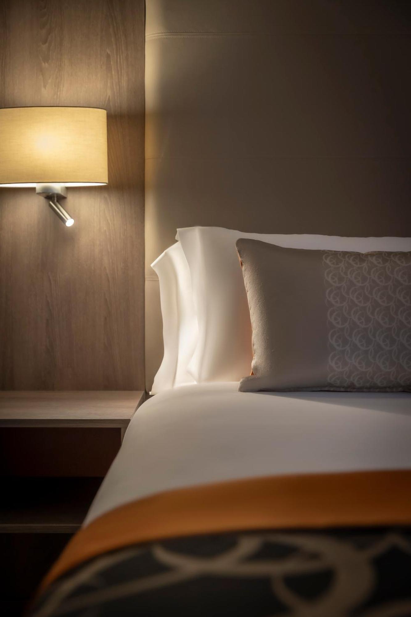 Clayton Hotel Ballsbridge Dublin Bagian luar foto
