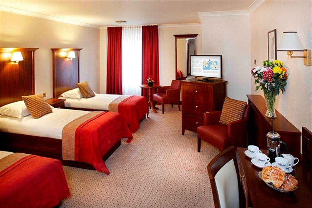 Clayton Hotel Ballsbridge Dublin Bagian luar foto